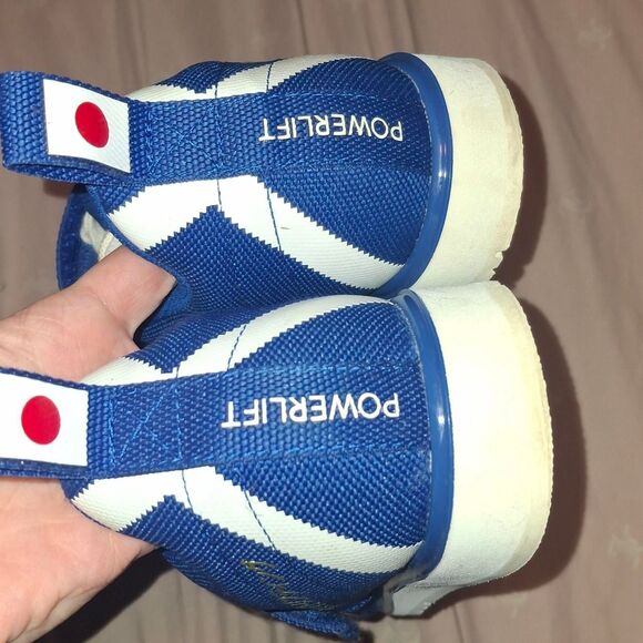 Athletic_Shoes
